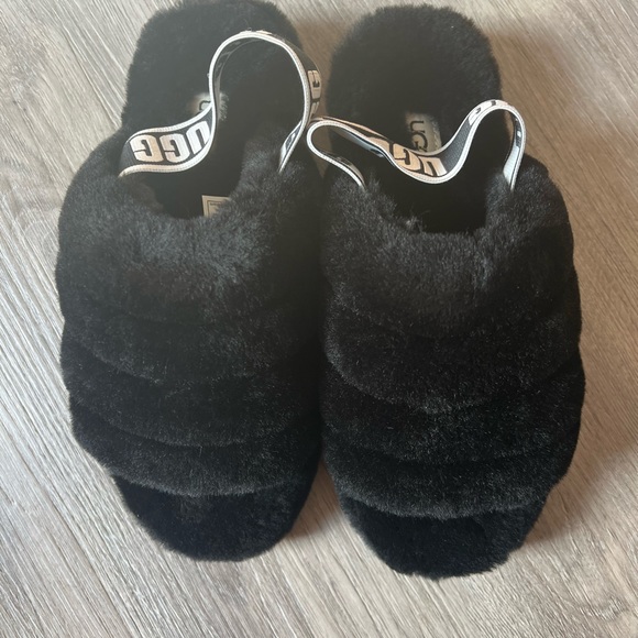 BRAND NEW UGG FLUFF YEAH SLIDES - Picture 3 of 5